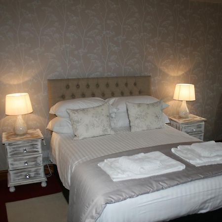 The Talbot Inn Much Wenlock Bagian luar foto