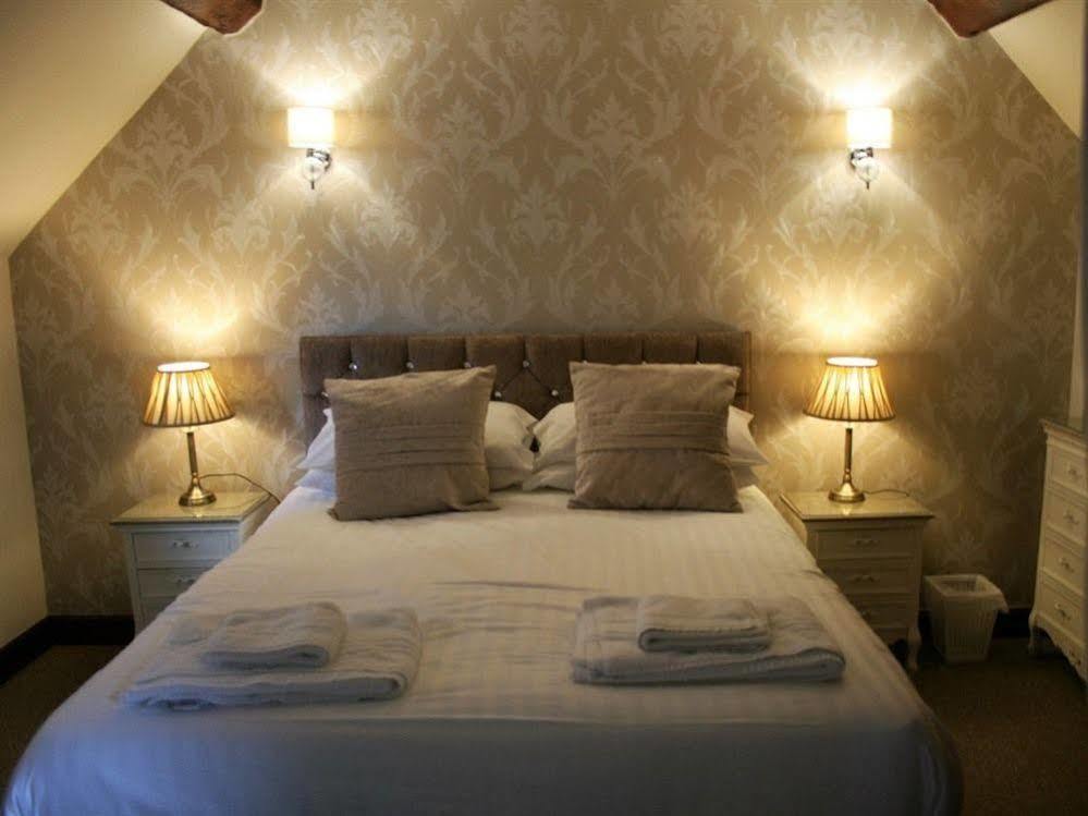 The Talbot Inn Much Wenlock Bagian luar foto