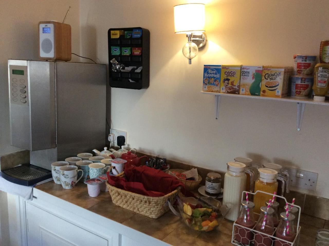 The Talbot Inn Much Wenlock Bagian luar foto