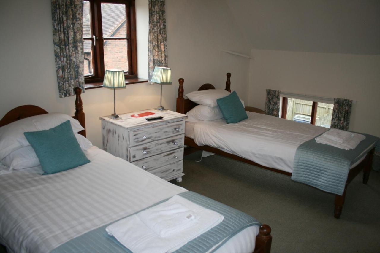 The Talbot Inn Much Wenlock Bagian luar foto